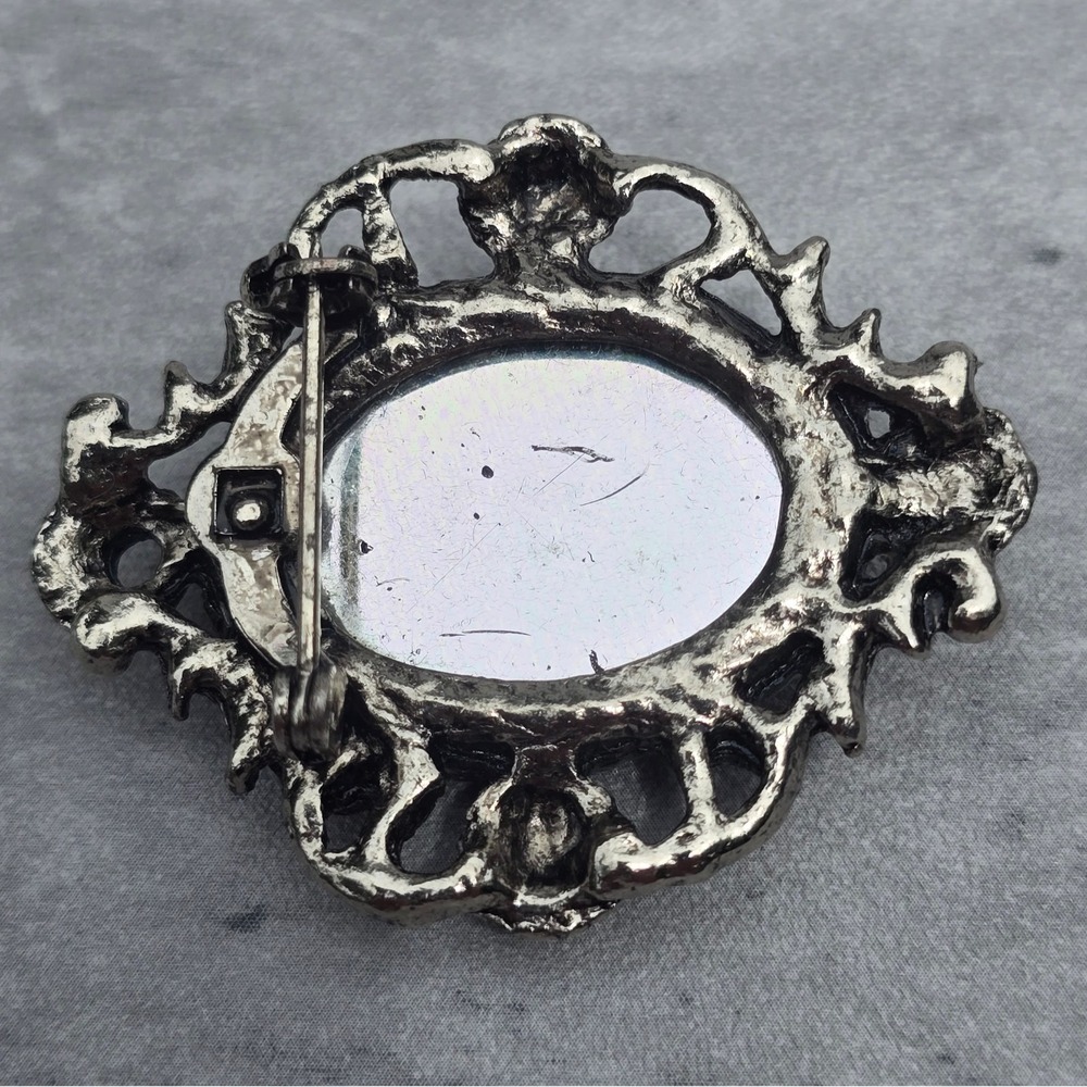 Vintage Purple Cabochon Brooch Silver Tone Floral Victorian Style Pin - Picture 3 of 5